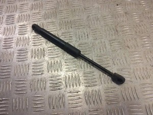 BMW 3 G20, G28 Vordere linke Motorhaubendämpfer 7419387 2.00 2020 31001681