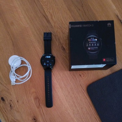 Huawei Watch 3 Active 46mm Gehäuse aus Stahl/Keramik mit Fluorelastomer-Armband