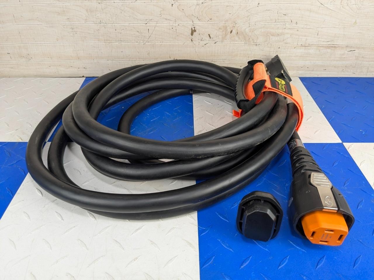 NEW Airstream Smart Plug 50 Amp Power Supply Cord 30' Length w/ Carry Wrap Strap