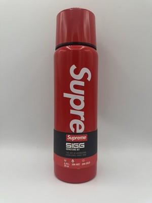 Supreme SIGG Vacuum Insulated 0.75L Water Bottle Thermos in Red FW20 - NWT