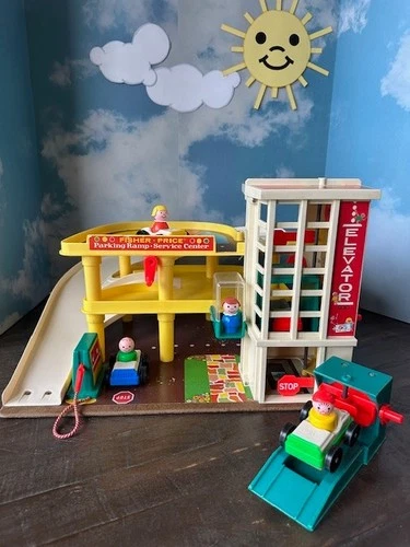 COMPLETE. Vintage Fisher Price Little People 930 Parking Garage Set. VERY NICE!