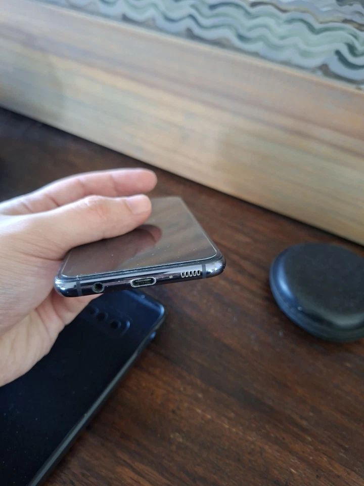 Samsung Galaxy S10e · 128GB, foto 3 di 5