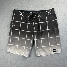 Quiksilver Men  s Board Shorts Size 38 Black Grey