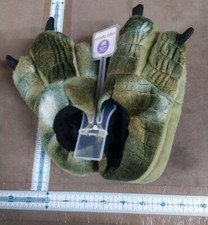 Stride Rite Green Dino Claw medium Size 9/10 Children slippers