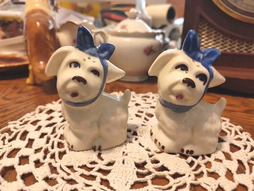 Vintage Shawnee kleine Salz- & Pfefferstreuer 3,5"" sitzender Hundterrier SCHÖN