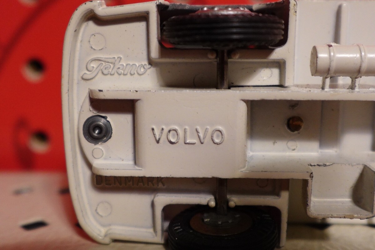 Tekno 1962 Volvo Express Covered Lorry truck UN. United Nations