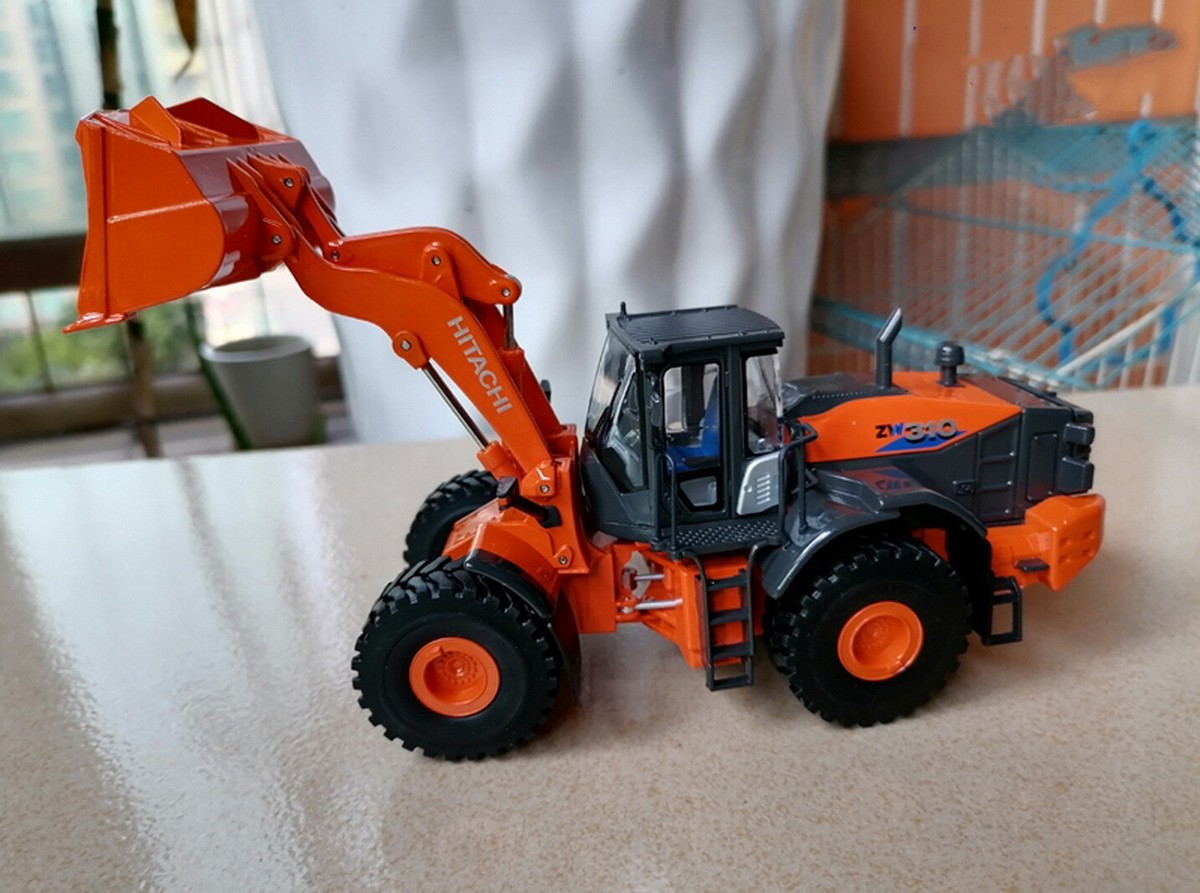 Modèle Réduit Diecast Hitachi ZW310 Chargeur Sur Pneus 1/50 - Neuf En Boîte (NIB)