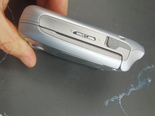 Brand New Motorola A668 2G Foldable Flip Unlocked Phone Silver Perfect!! - Picture 5 of 7