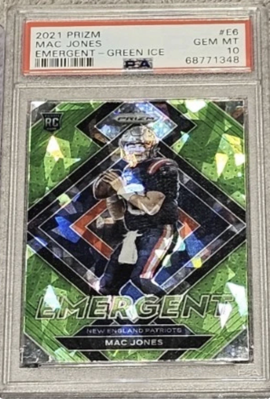 2021 Panini Prizm Mac Jones Emergent Green Ice #E6 PSA 10 Patriots Rookie Card