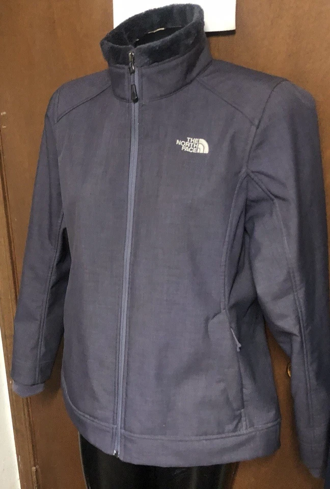 Jaqueta feminina NORTH FACE roxa ápice cromada forrada de pele térmica com zíper casca macia G - Imagem 2 de 4