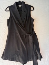 EST. 1946 Black sleeveless shorts romper w tie waist date night ready