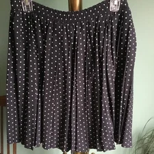 Ladies Black & White Rayon Pleated Skirt By Gitano - Size 8 - EUC