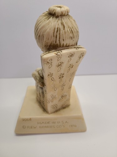 Vintage R&W Berries Co Figure To My Sweet and Special Grandma 1976 Sillisculpt - Picture 4 of 11