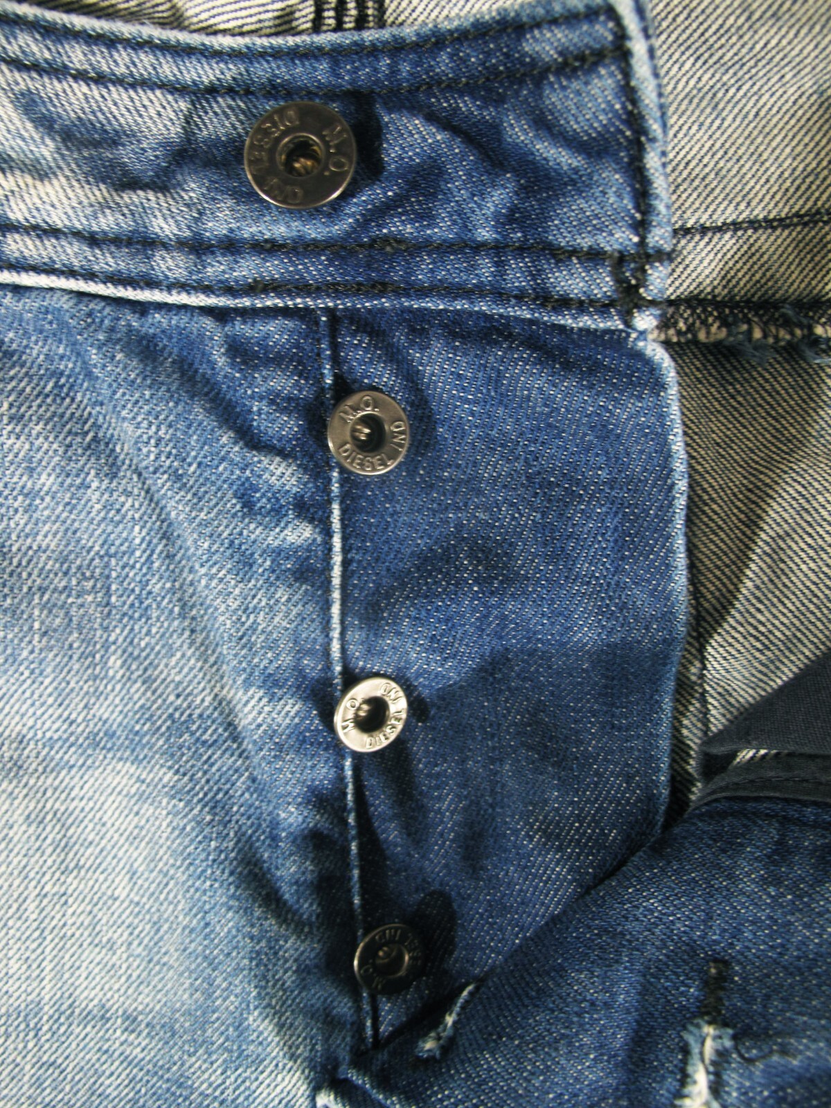 *HOT AUTHENTIC Men's DIESEL TIMMEN 8AT STRAIGHT STUDS Pcks Denim