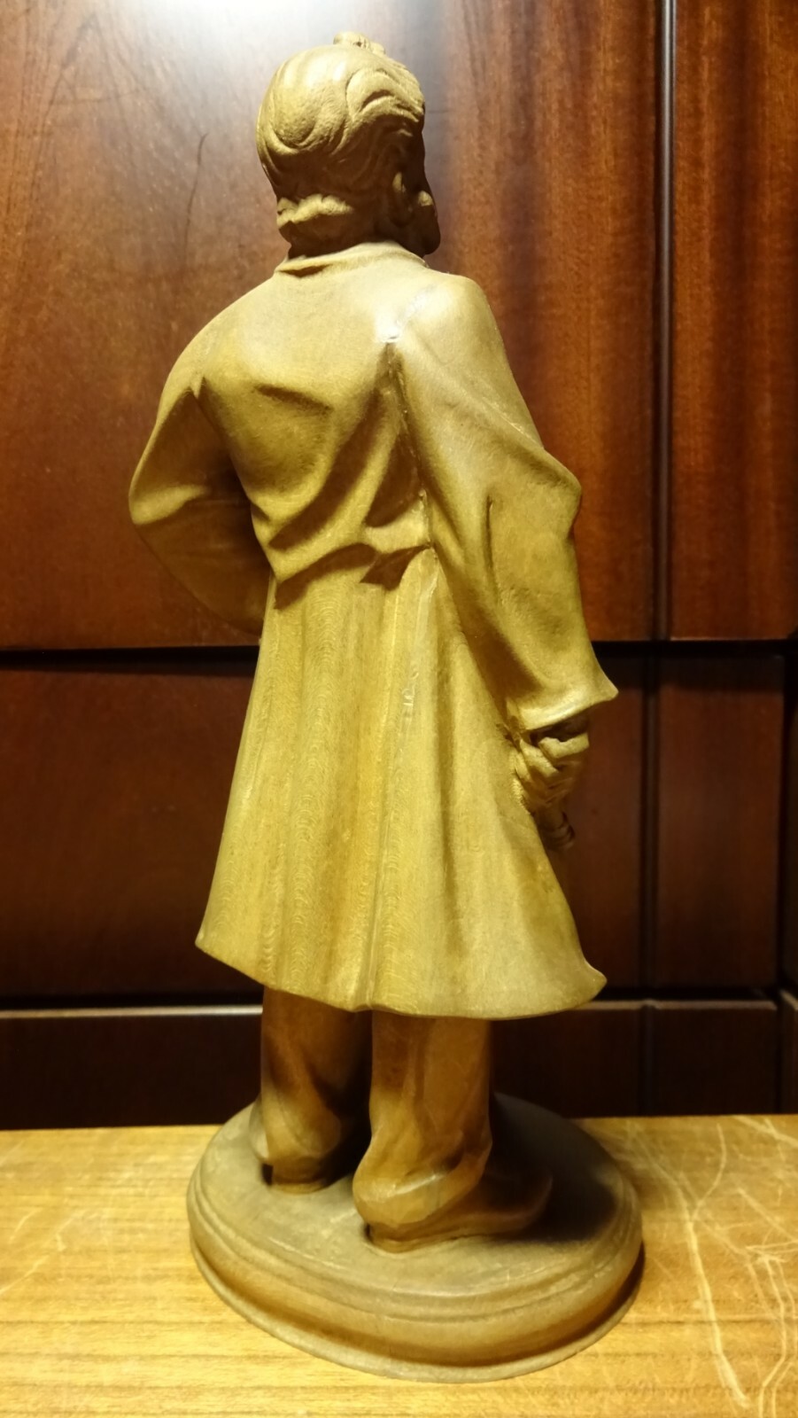 ANTIQUE 10" ANRI HAND CARVED WOOD DOCTOR PHYSICIAN SURGEON STATUE