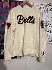 Pro Standard Chicago Bulls Sweater And Sweats Set
