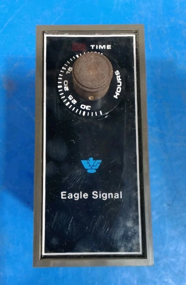 Eagle Signal DG116A3 Miniflex Cycle Timer - Image 2 of 4