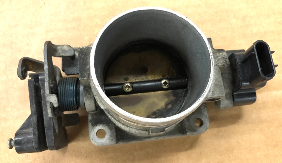 Mercury Grand Marquis 2001 cuerpo del acelerador 1998-2004 Crown Victoria Continental Foto 2 de 3