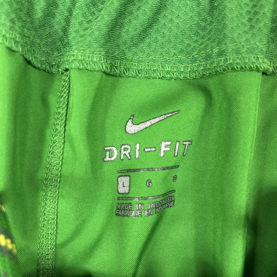 Pantalones Cortos Atléticos Oregon Ducks Para Hombres Grandes Verdes NCAA Baloncesto Nike Dri Fit Foto 4 de 4