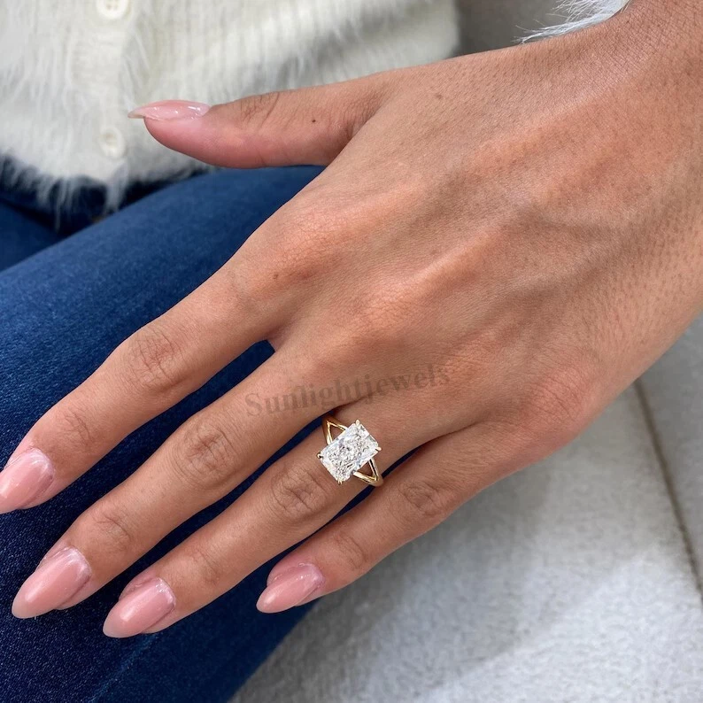 7.15Ct Radiant Cut White Treated Diamond Solitaire in 925 Silver Engagement Ring - Image 3 of 4