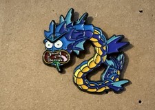 Rick and Morty Emaille Pin Pokémon Gyarados-Rick Mash Up Hut Revers Lanyard Badge