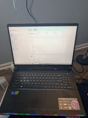 MSI Raider GE78HX RTX 4080 12gb vram, i9 2.2ghz 13950HX,1TB SSD, 16GB Ram 240Hz 