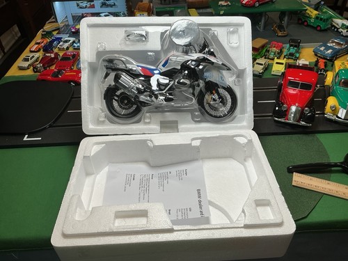 BMW Motorrad R 1250 GS Style Rallye DieCast 1/10 Scale Rubber Tires - Picture 8 of 9
