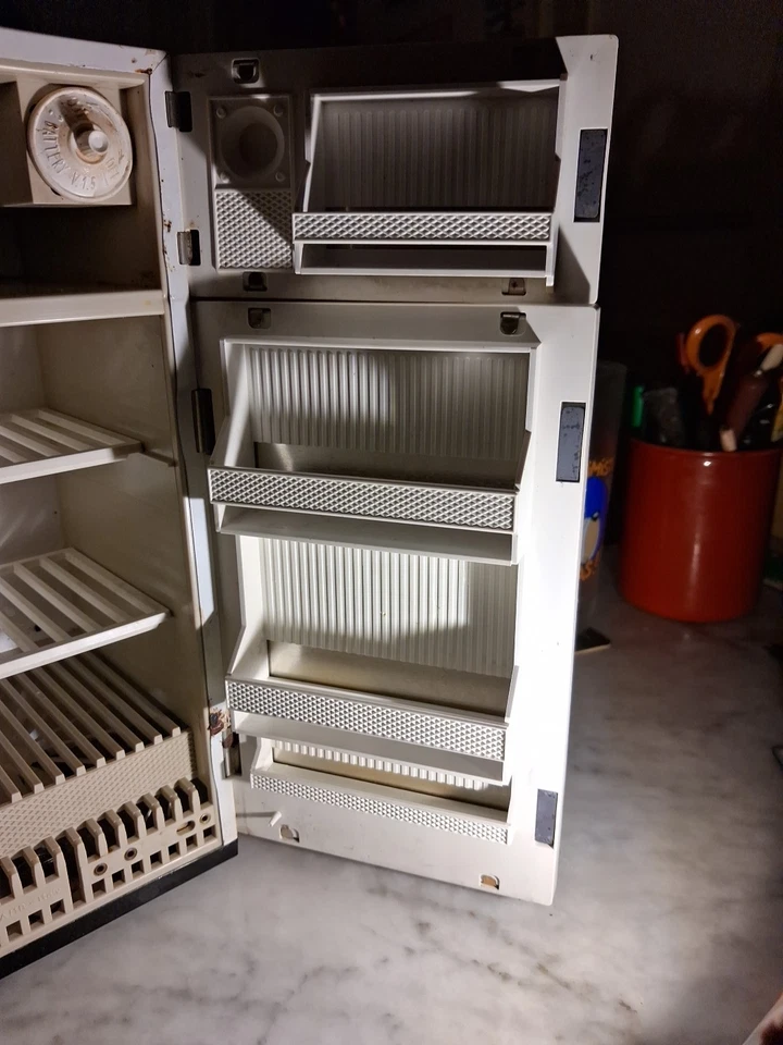 JOUET ANCIEN - FRIGO VINTAGE EN TOLE LAQUEE  ORANGE AMB MARCHESINI ITALY 1970 - Photo 4/4