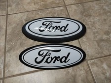 2021-22 F150 Custom Emblems Oxford White Gloss Black Textured Surround