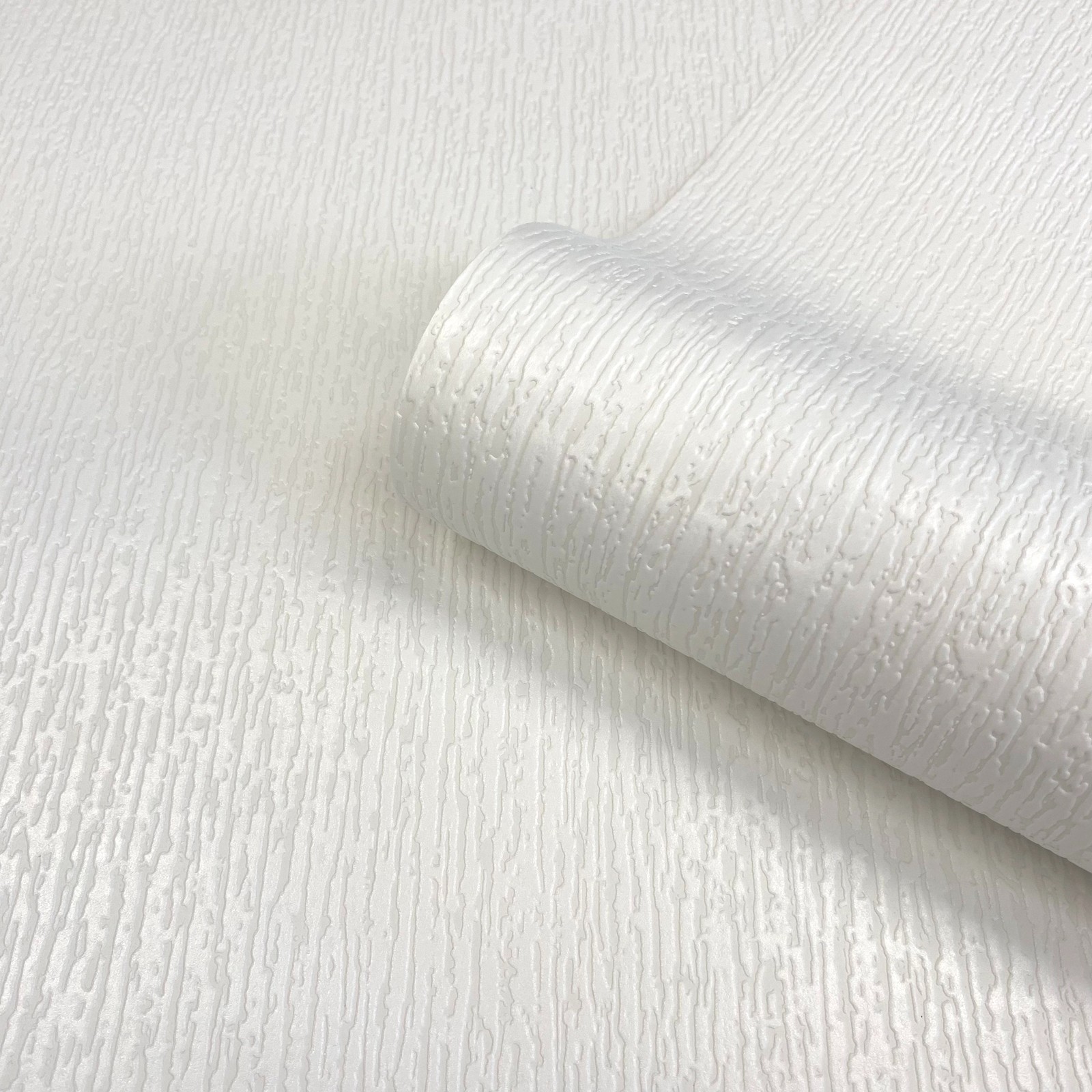 White Paintable Embossed Wallpaper Tree Bark Texture Glossy Finish Living Room