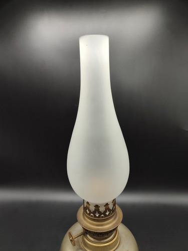 Jolie lampe à pétrole, Verre blanc fumé, Etains du Lys - Picture 7 of 15