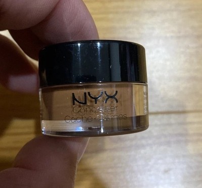 NYX Professional makeup Full Coverage Dark Circles Concealer Jar CH08 Nutmeg