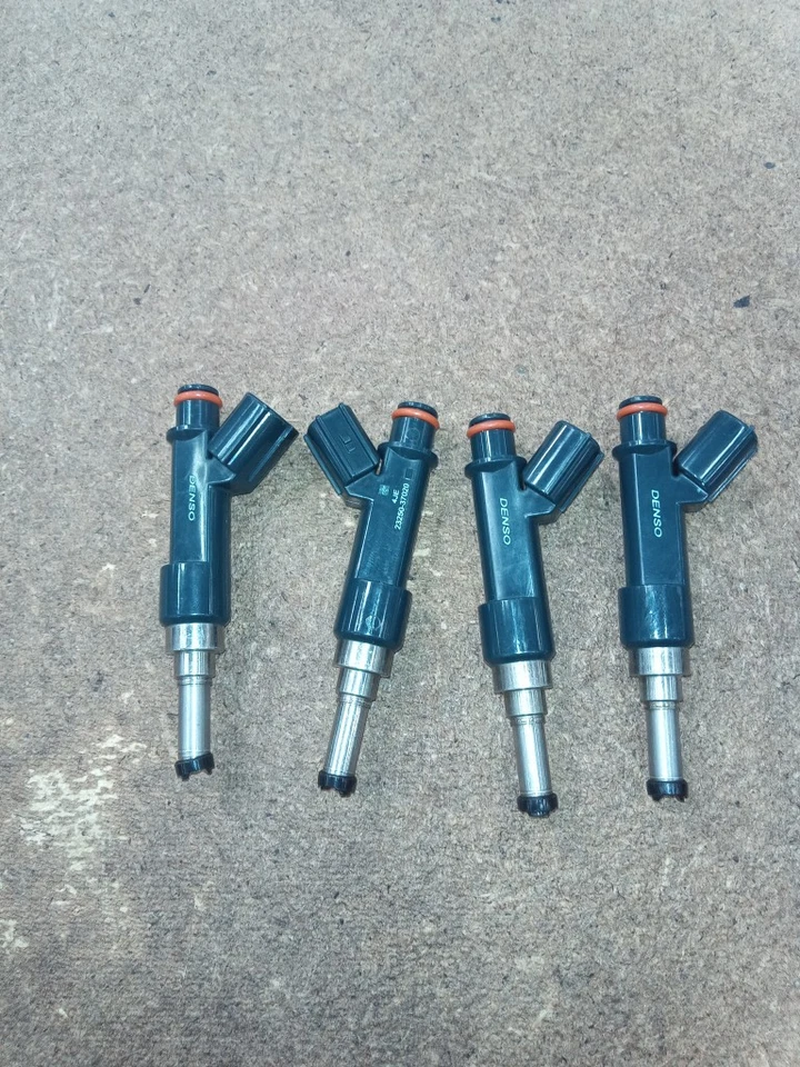 4x Denso Fuel Injectors for 10-15 Lexus CT200h Toyota Prius 1.8L 23250-37020  - Image 4 of 4