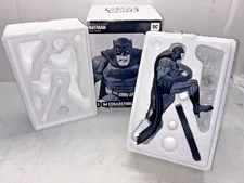 DC COLLECTIBLES - BATMAN - BLACK and WHITE - KLAUS JANSON - #28