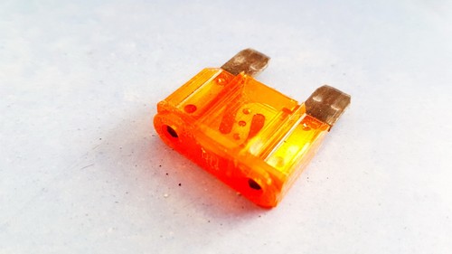 D3902 Sicherungen 32V  40A Volkswagen Golf DE1007820-92