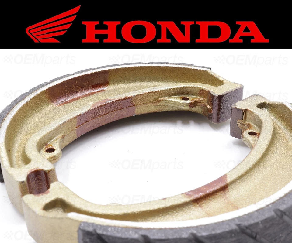 Conjunto de (2) sapatas de freio dianteiras ranhuradas a água Honda #45120-430-000 (veja ajuste. Gráfico) - Imagem 2 de 4