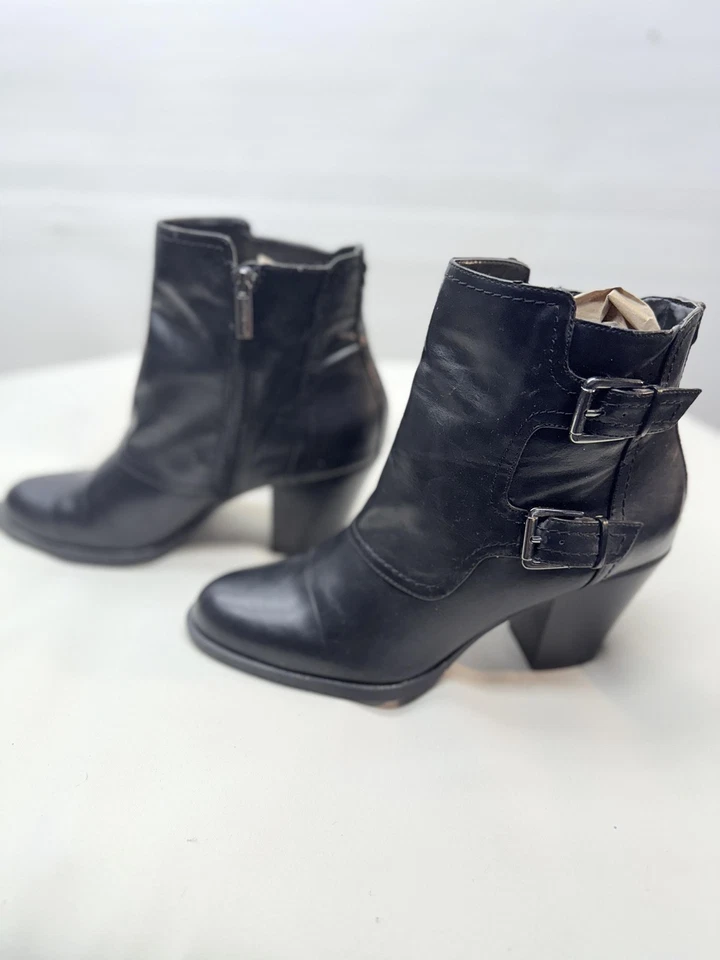 Bandolino Boots Womens Size 10 Black Block Heel Buckle Ankle Booties Side Zip - Image 2 of 4