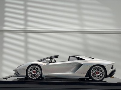 Lamborghini Aventador S Roadster (Fantasy White) [MR Collection] 1