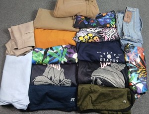 Mens Clothing Bundle Lot of 15 Pairs of Shorts Name Brand Levi's Old Navy