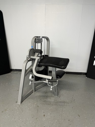 Cybex VR2 Bicep Curl 