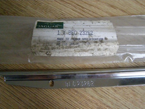 NEW GENUINE JAGUAR XJS FACELIFT OUTER R/H RIGHT DOOR CHROME TRIM FROM VIN 188440 - Picture 5 of 5