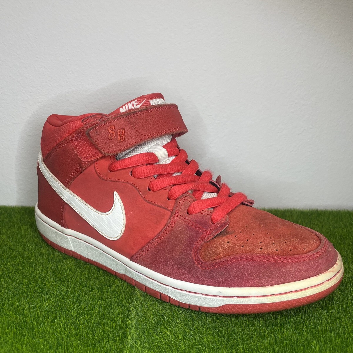 nike sb dunk mid red white