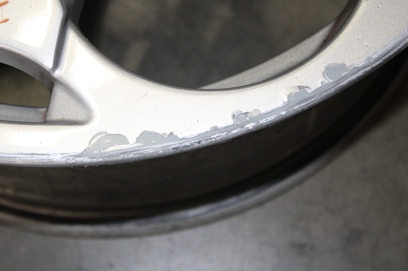 Lamborghini Gallardo, Front Wheel, Scratches, Used, P/N 400601017k