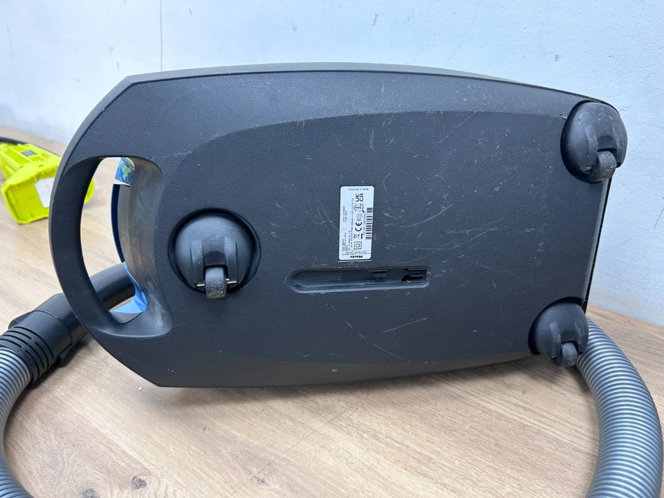 MIELE SBAF5 JUNIOR CYLINDER VACUUM CLEANER- Not working - Image 4 of 4