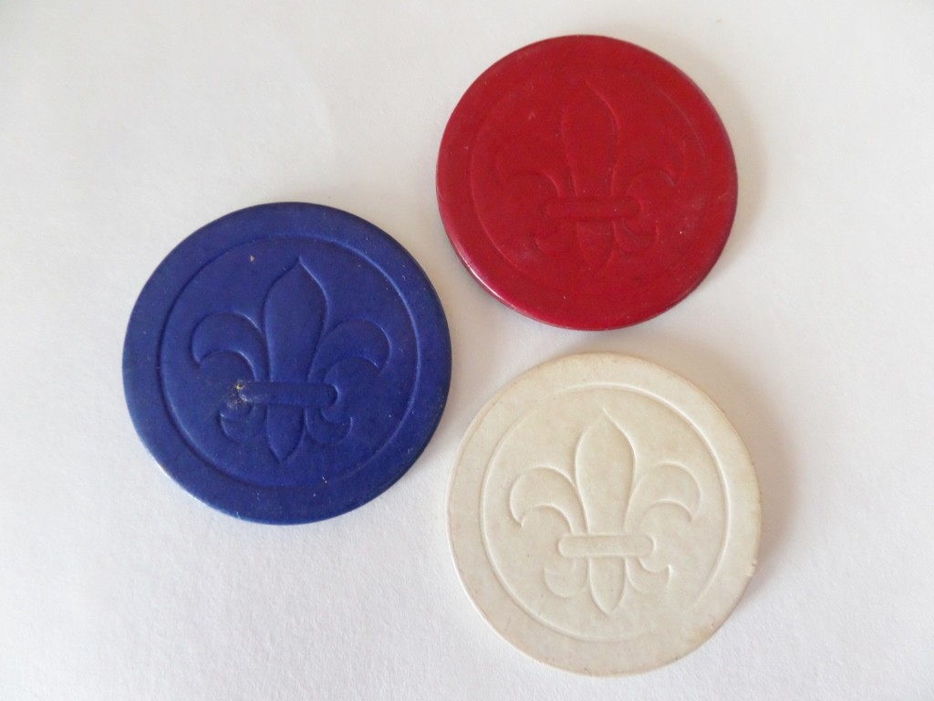 Vintage Poker Chips Van Dyke 100 IOB Embossed Paper Fleur de Lis