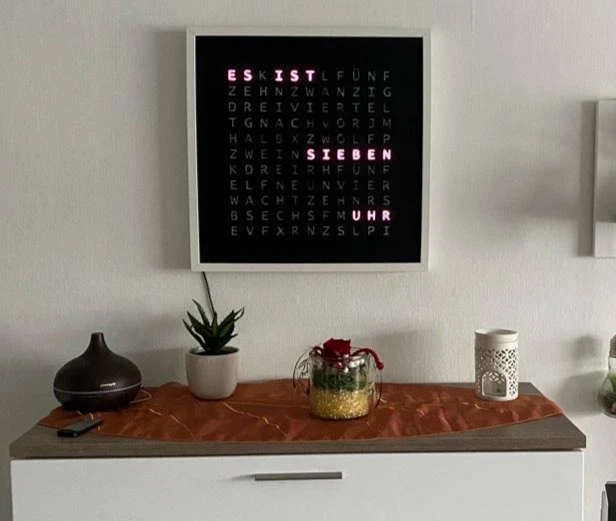 Uhrzeit in Text 50cm x 50 cm - Standuhr - Wanduhr RGB LEDs - Bild 3 von 4