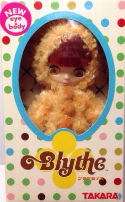 Takara Tomy CWC Petit Blythe Doll Bear Hug