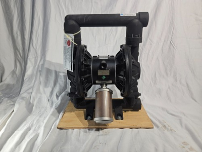 #ad Husky 1590 Air operated 1 1 2quot; Diaphragm pumps Model DB3525 $1600.00