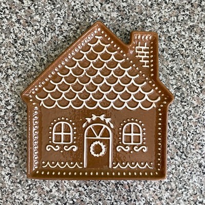 Sleigh Bell Bistro Gingerbread House Ceramic Plate Christmas Decor 8.5  NEW