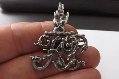 MILITARY BADGE CITY OF LONDON YEOMANRY ROUGH RIDERS 4.75CM X 4CM (514) - Image 1 of 4